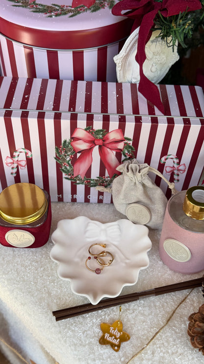 Um Laço de Magia | Lata Natalícia com Peça Decorativa em Gesso Perfumado