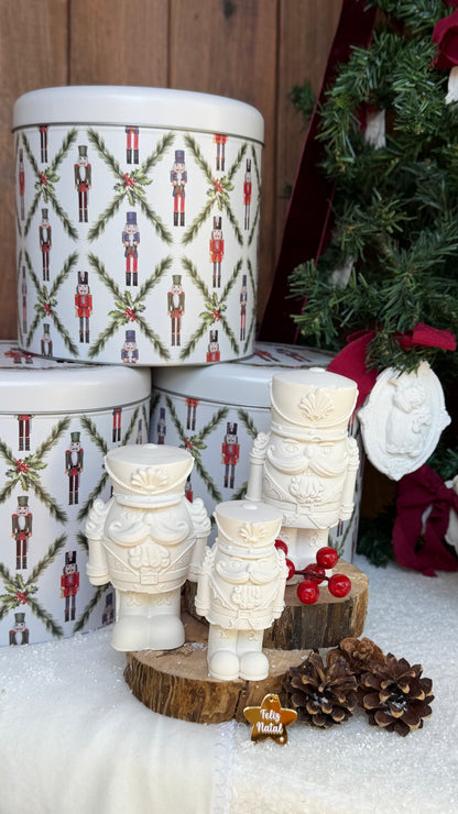 O Reino de Natal | Lata Natalícia com Soldadinhos Decorativos em Gesso