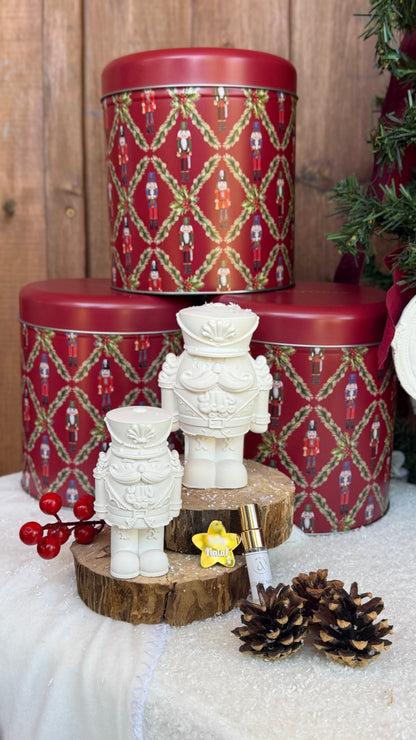 O Guardião do Natal | Lata Natalícia com Soldadinho Decorativo em Gesso