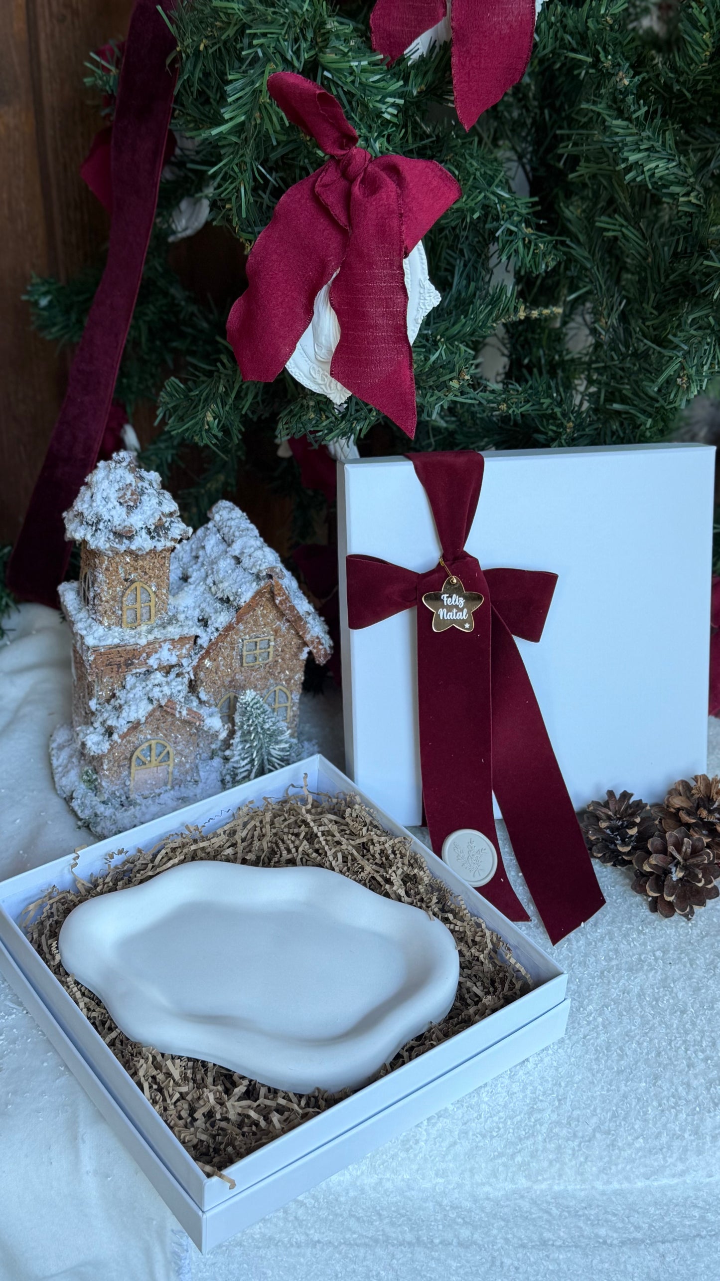 Bandeja Nuvem | Peça Decorativa em Gesso com Caixa Branca