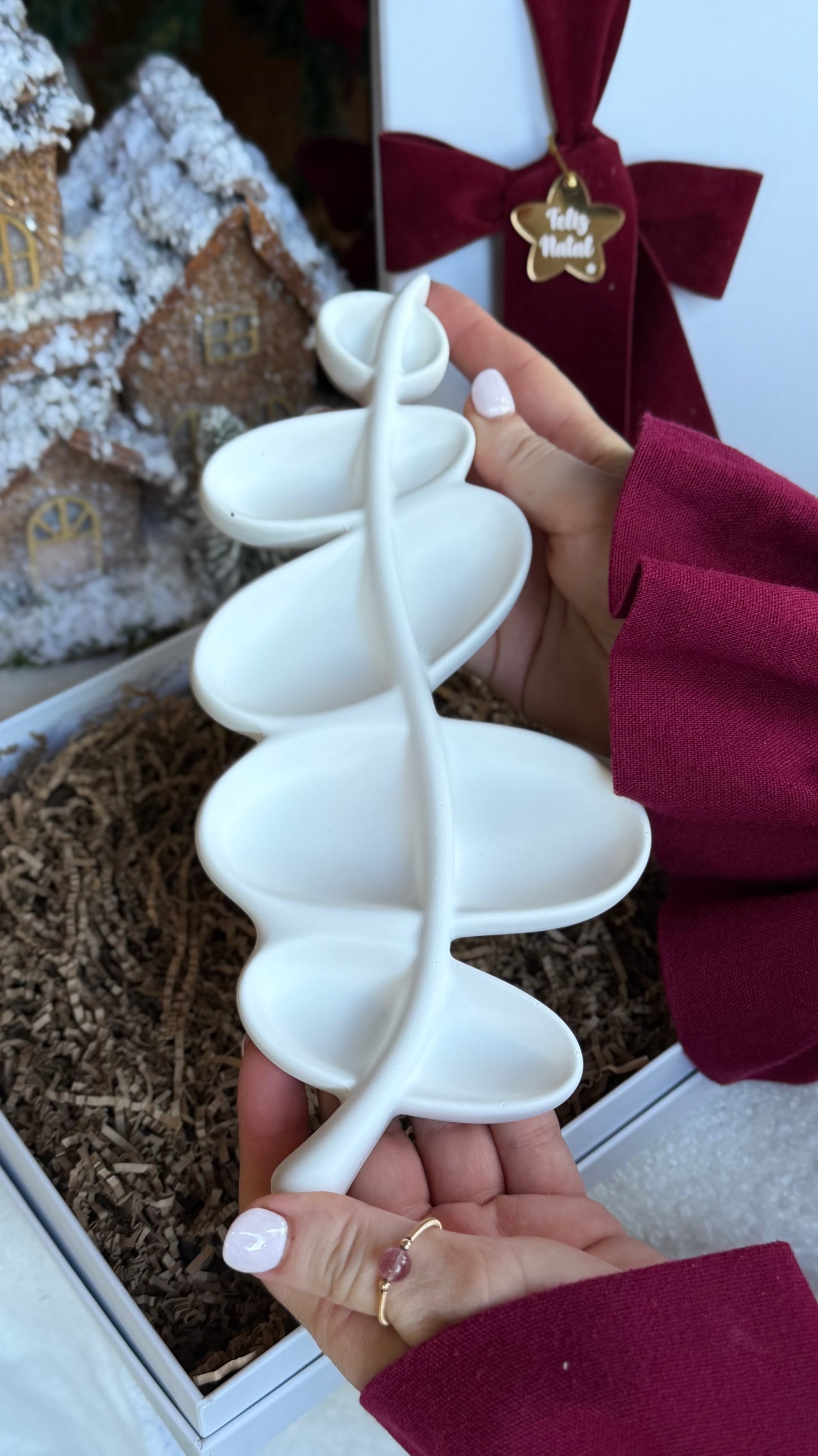 Bandeja Serena | Peça Decorativa em Gesso com Caixa Branca