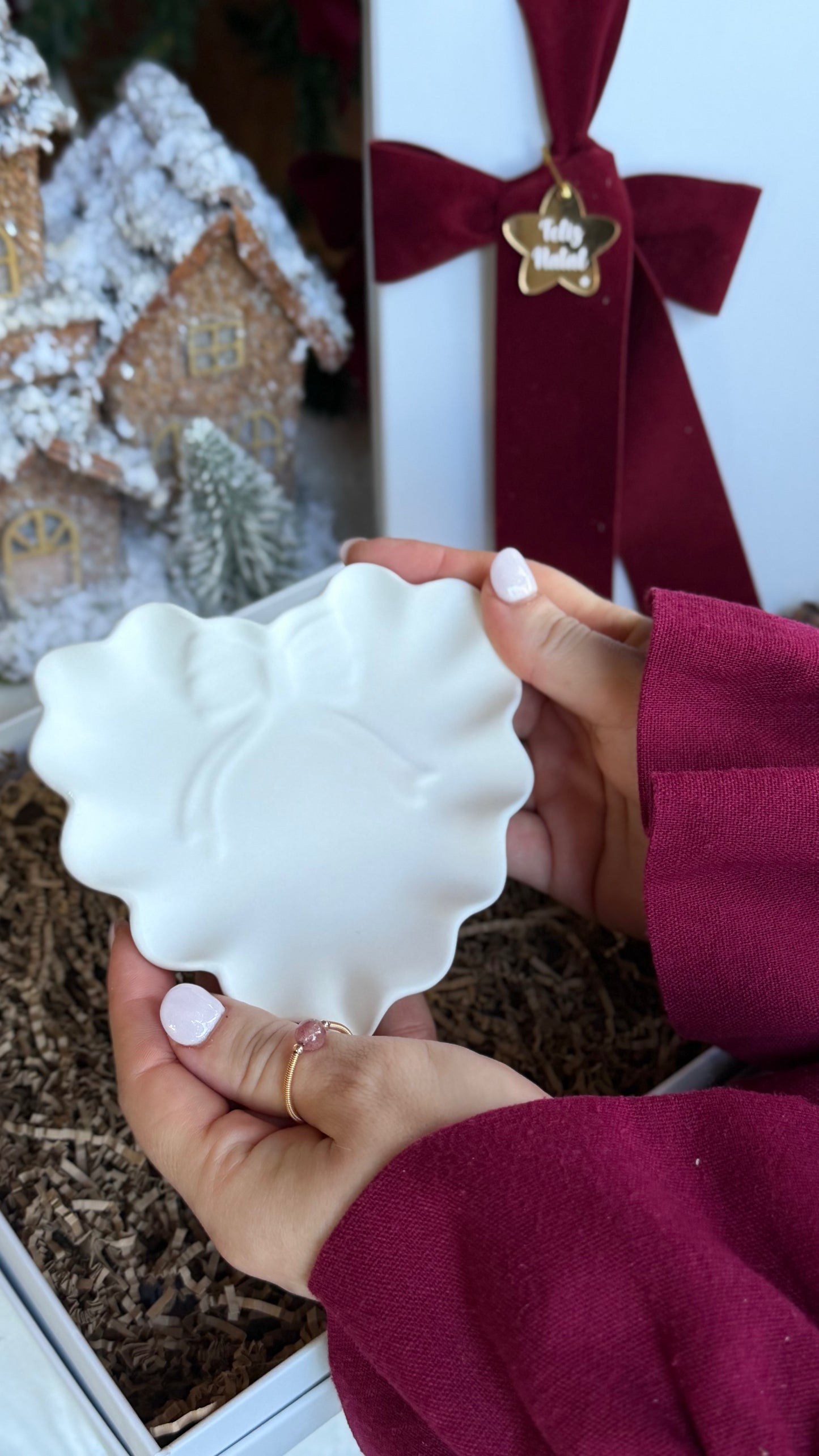 Bandeja Bella | Peça Decorativa em Gesso com Caixa Branca