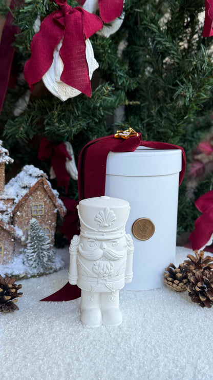 Quebra-Nozes | Peça Decorativa em Gesso Perfumado com Caixa Branca