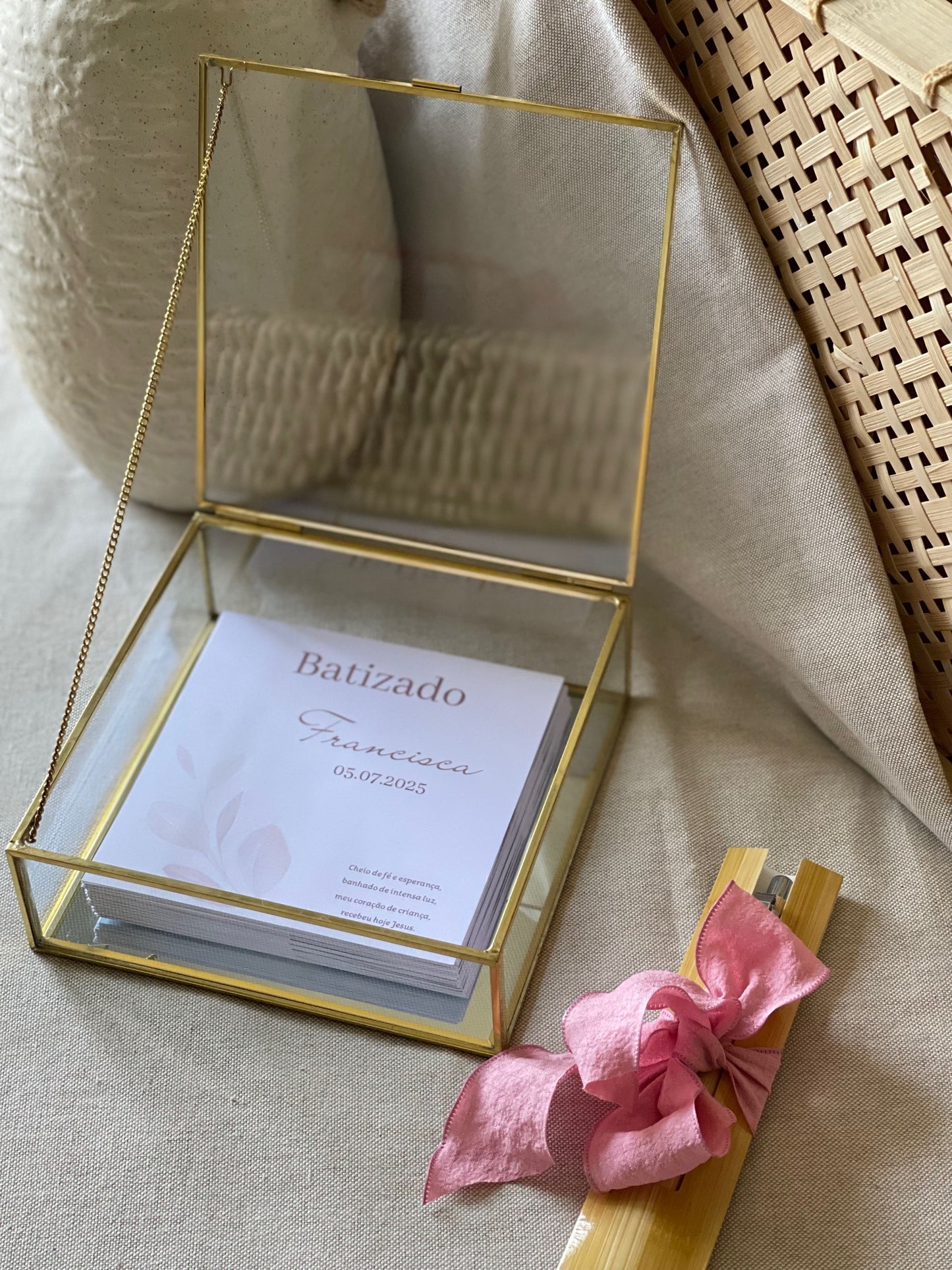 Caixa de Vidro com Cartões