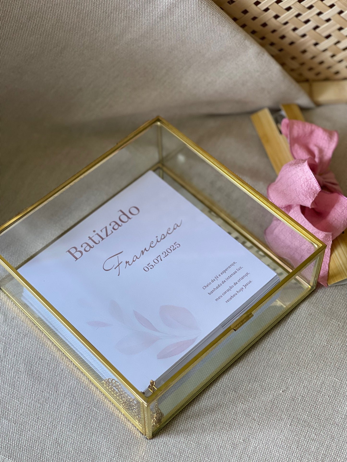 Caixa de Vidro com Cartões