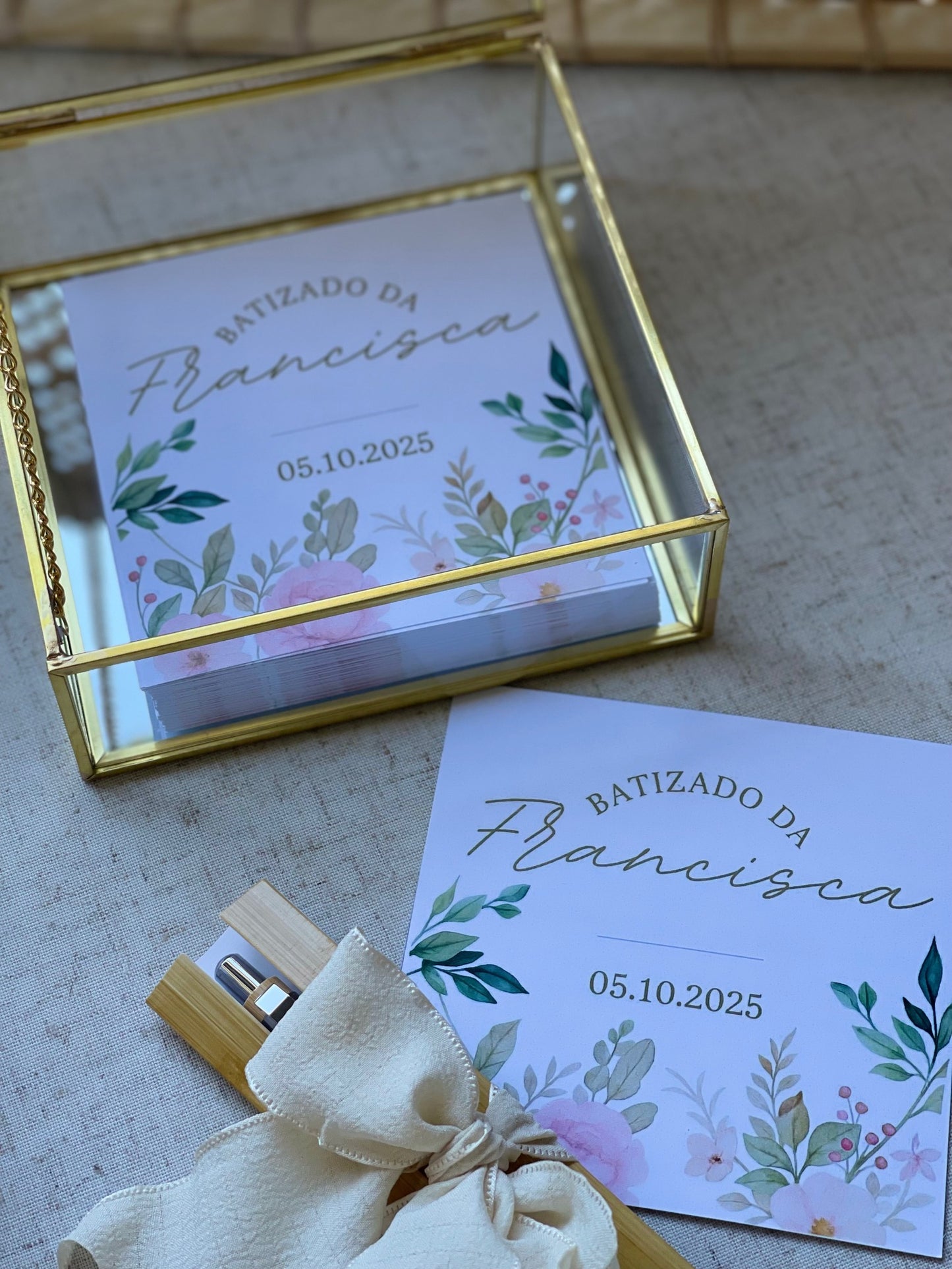 Caixa de Vidro com Cartões